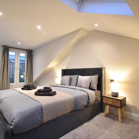 Stunning 3 Bed Apartment Londra Esterno foto
