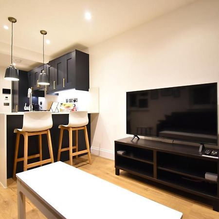 Stunning 3 Bed Apartment Londra Esterno foto