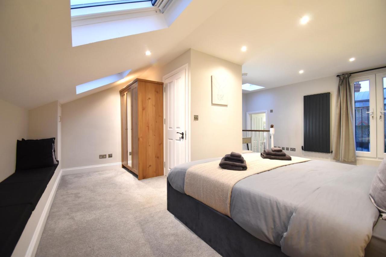 Stunning 3 Bed Apartment Londra Esterno foto