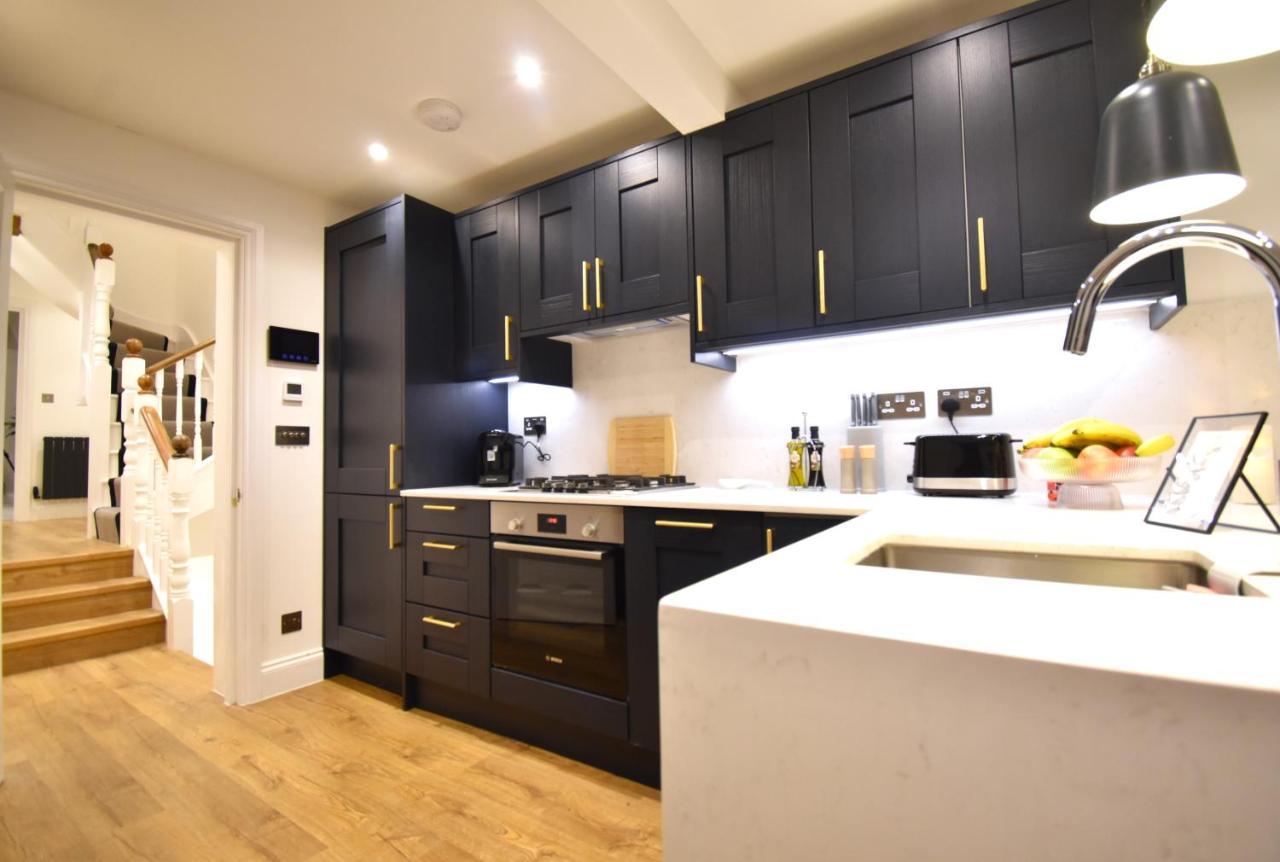 Stunning 3 Bed Apartment Londra Esterno foto