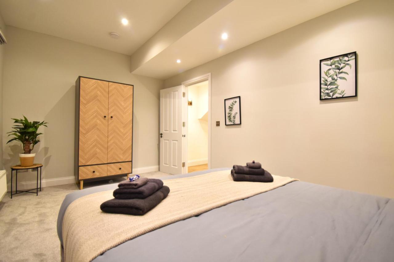 Stunning 3 Bed Apartment Londra Esterno foto