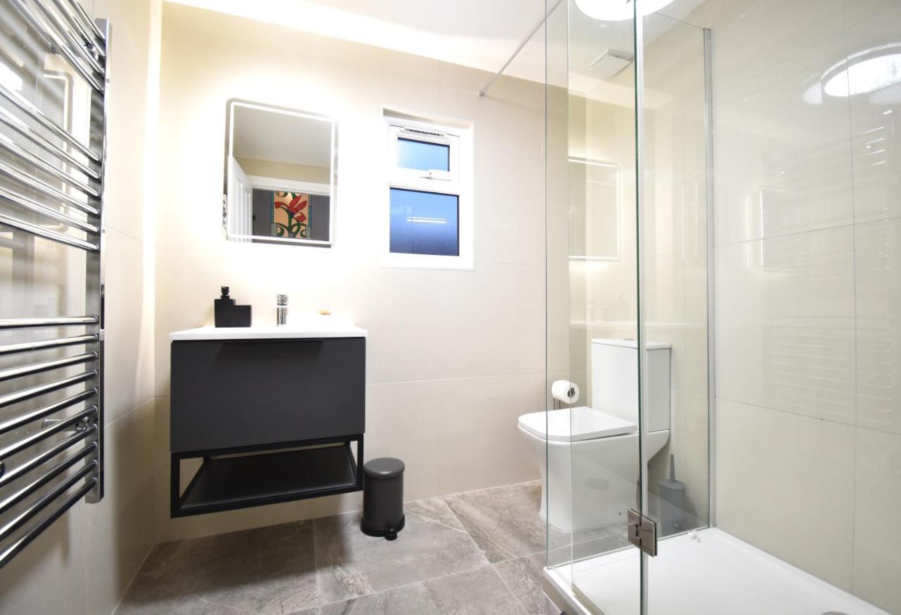 Stunning 3 Bed Apartment Londra Esterno foto