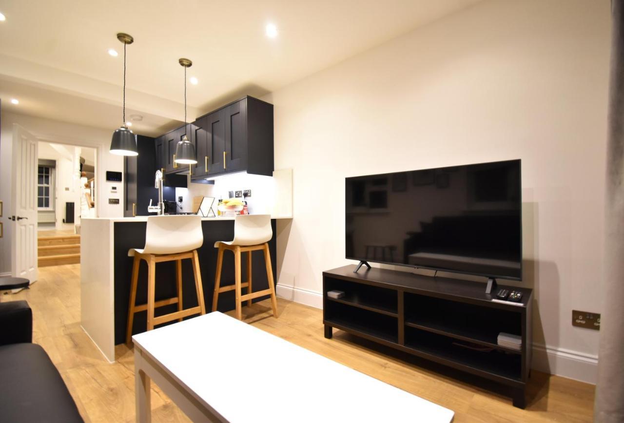 Stunning 3 Bed Apartment Londra Esterno foto