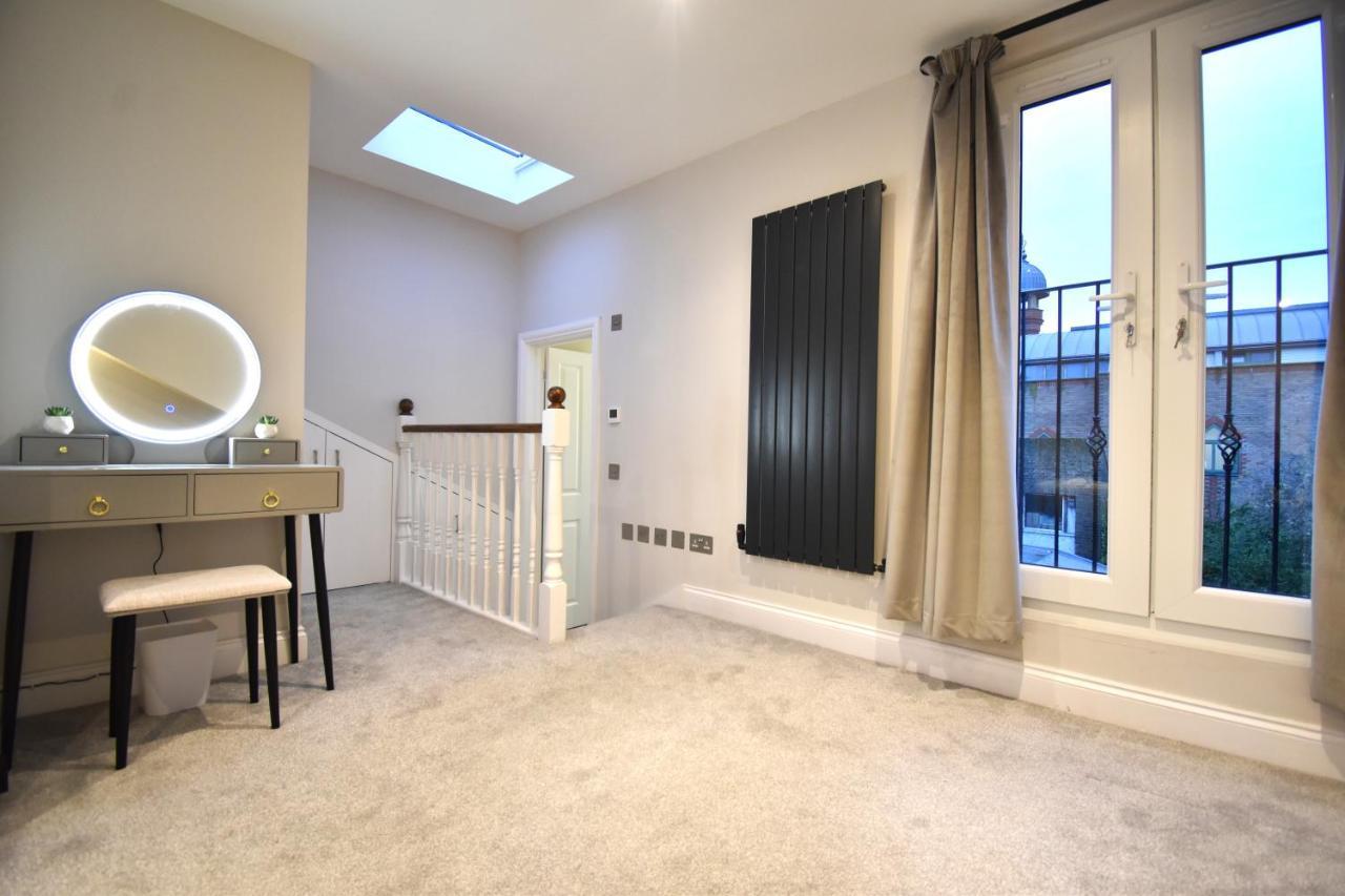 Stunning 3 Bed Apartment Londra Esterno foto