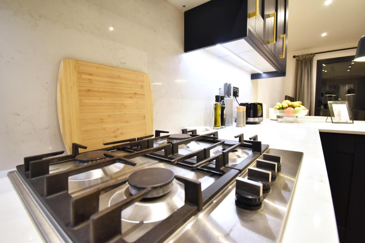 Stunning 3 Bed Apartment Londra Esterno foto